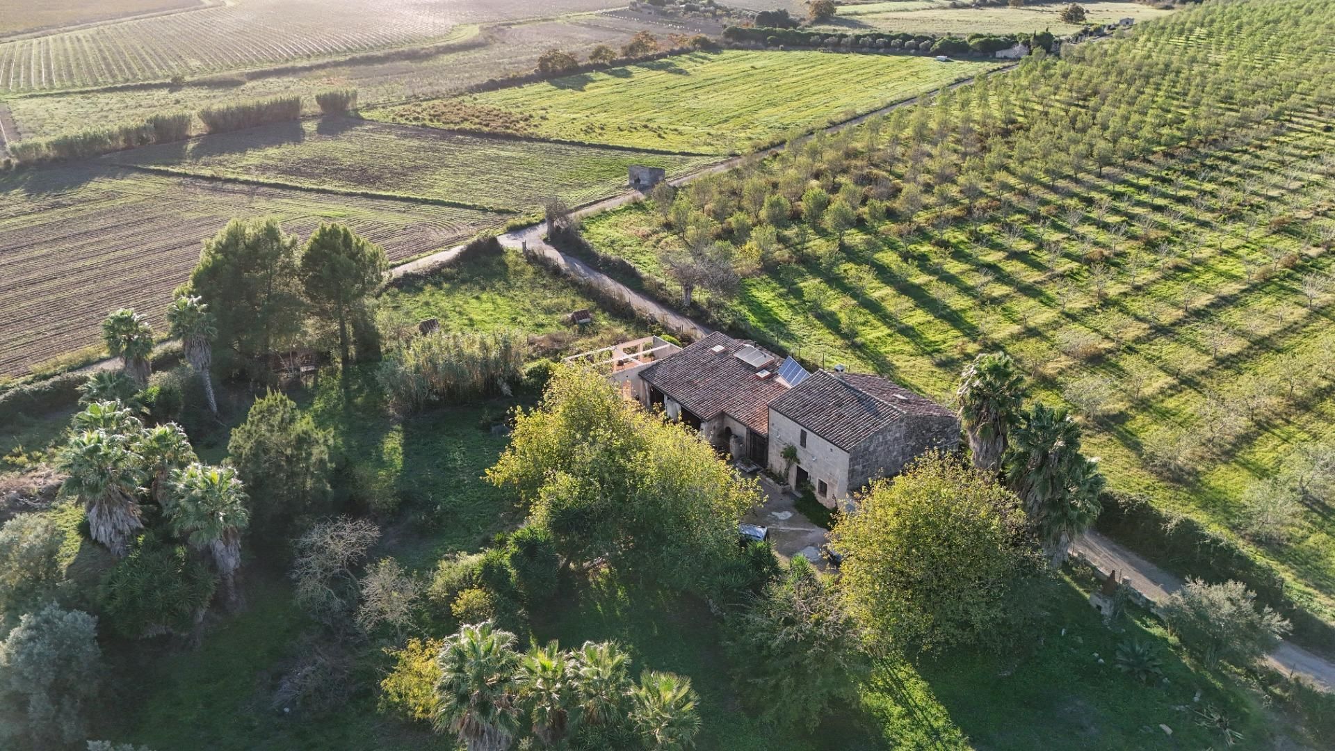 Garden of House or chalet for sale in Petra  with Air Conditioner and Heating