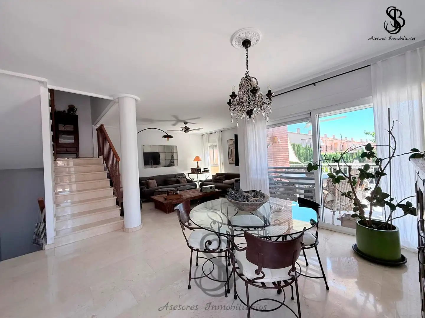 Comedor de Casa adosada en venta en Mutxamel con Aire acondicionado, Calefacción y Jardín privado