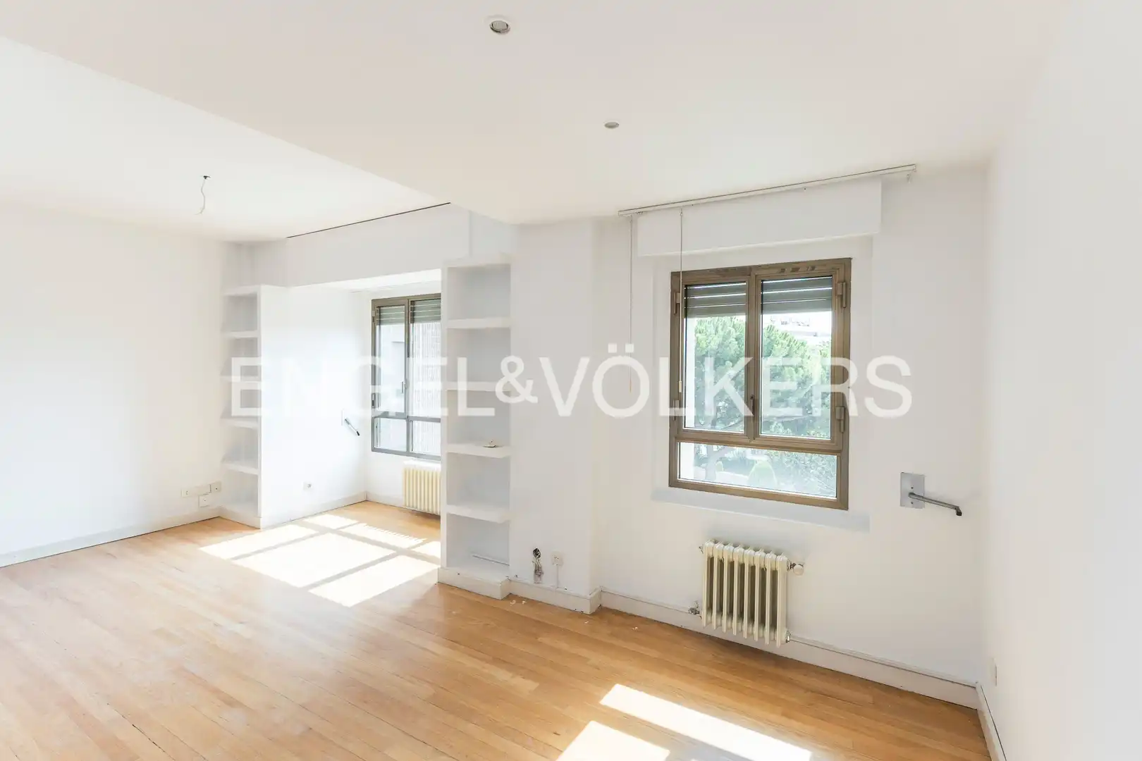 Wohnzimmer von Wohnung zur Miete in Madrid mit Klimaanlage, Heizung und Privatgarten