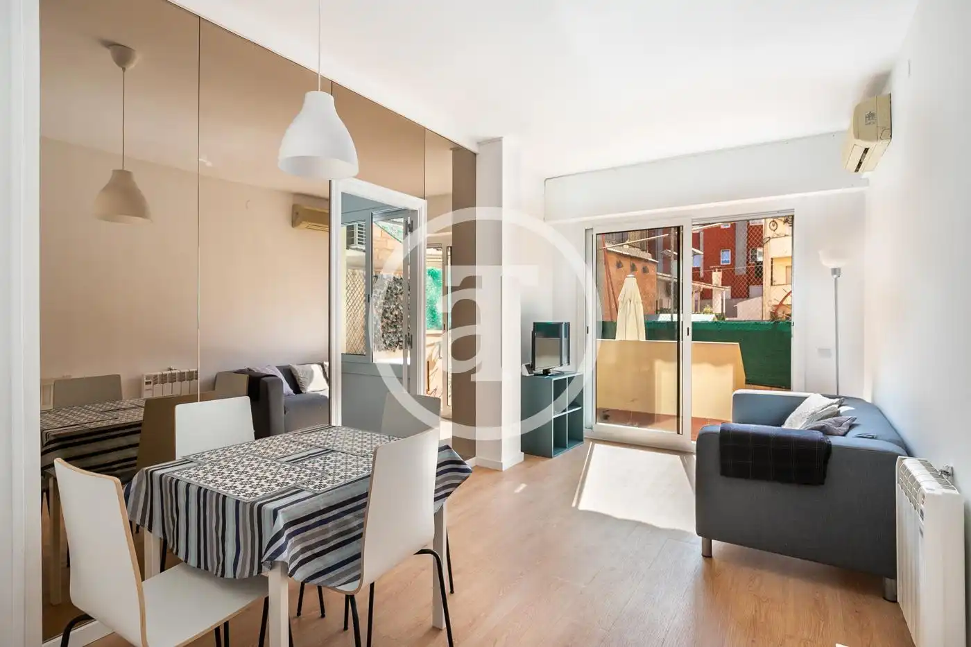 Living room of Flat for rent in L'Hospitalet de Llobregat  with Air Conditioner, Heating and Furnished