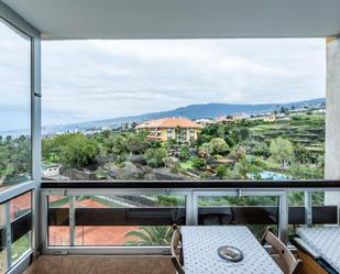 Vista exterior de Apartament de lloguer en Puerto de la Cruz amb Jardí privat, Piscina i Balcó
