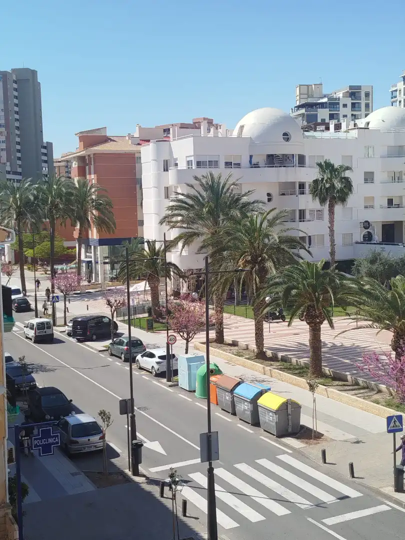 Vista exterior de Pis en venda en El Campello amb Moblat i Balcó