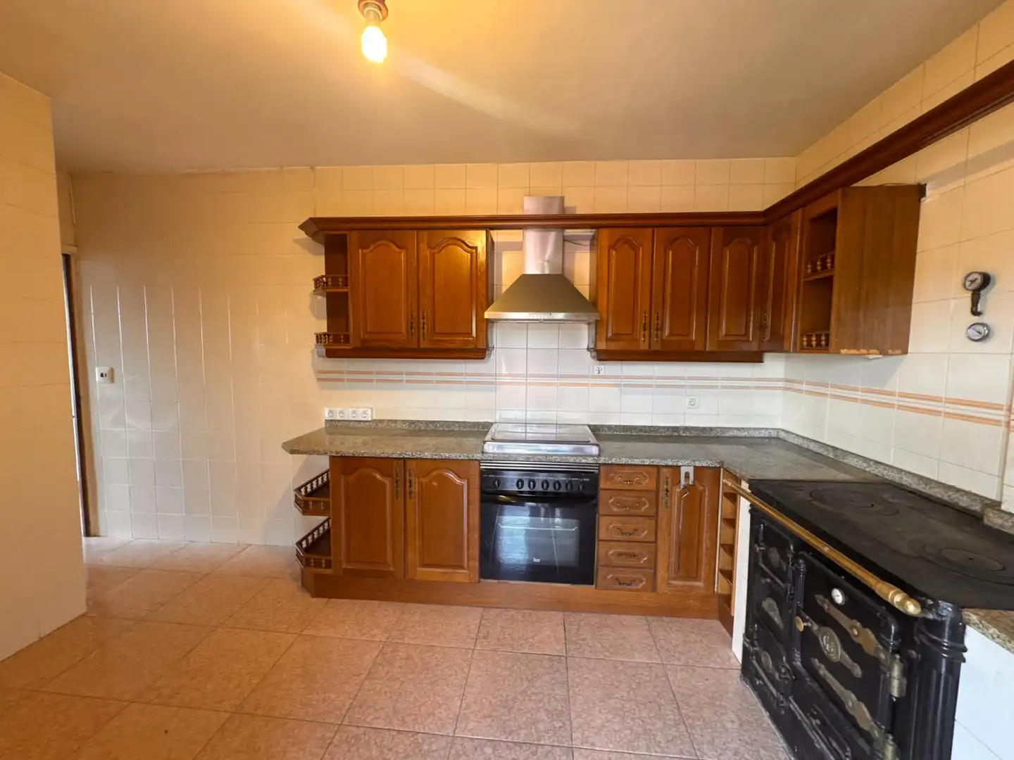 Cocina de Casa o chalet en venta en Verín con Calefacción, Jardín privado y Terraza