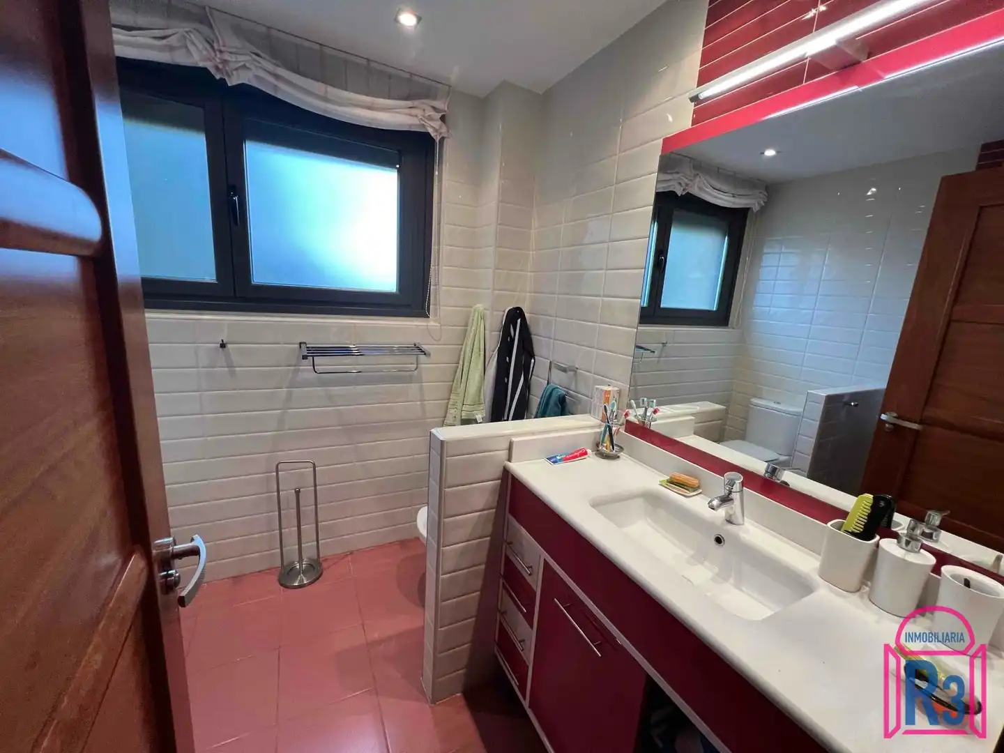 Bathroom of Houses for sale in Villaquilambre  with Heating