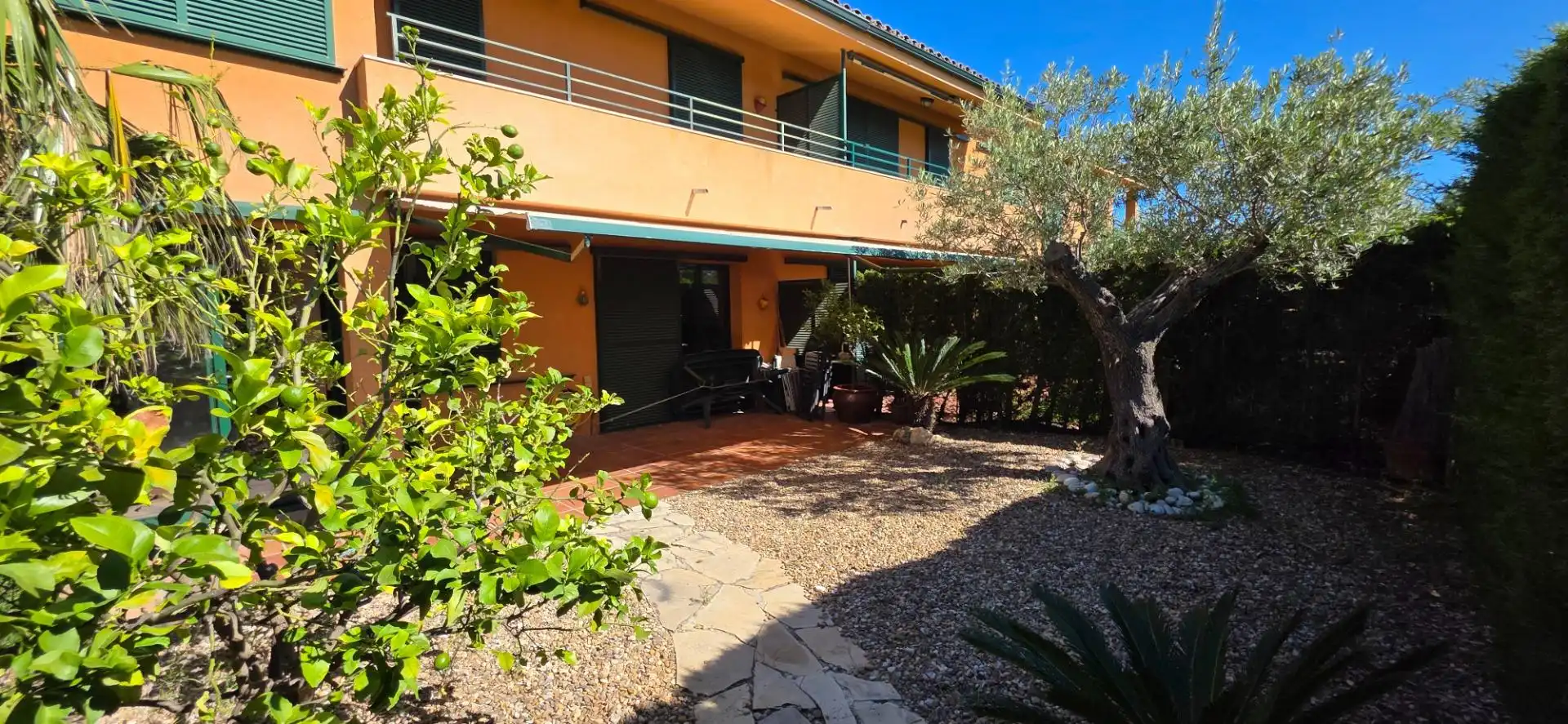Außenansicht von Erdgeschoss zum Verkauf in L'Ametlla de Mar  mit Klimaanlage, Privatgarten und Terrasse