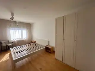 Habitación de Apartamento de alquiler en León Capital  con Calefacción, Parquet y Terraza