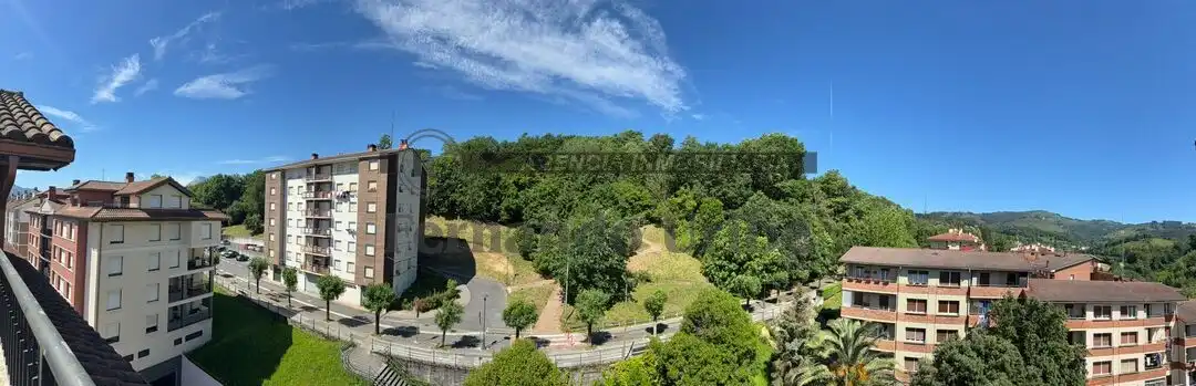 Vista exterior de Dúplex en venta en Berriz con Calefacción, Terraza y Trastero
