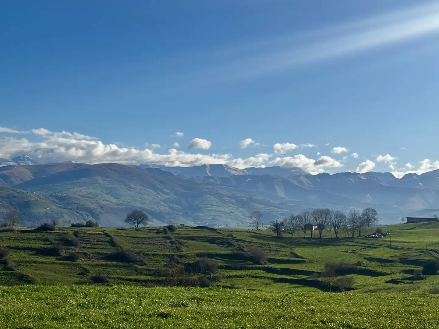 Vista exterior de Casa o xalet en venda en Villafufre amb Jardí privat