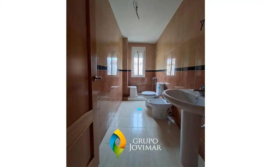 Badezimmer von Wohnung zum Verkauf in Benalúa