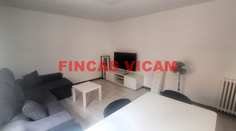 Piso de alquiler para estudiantes de 4 habitaciones y 1 baño en c/ Heredia.