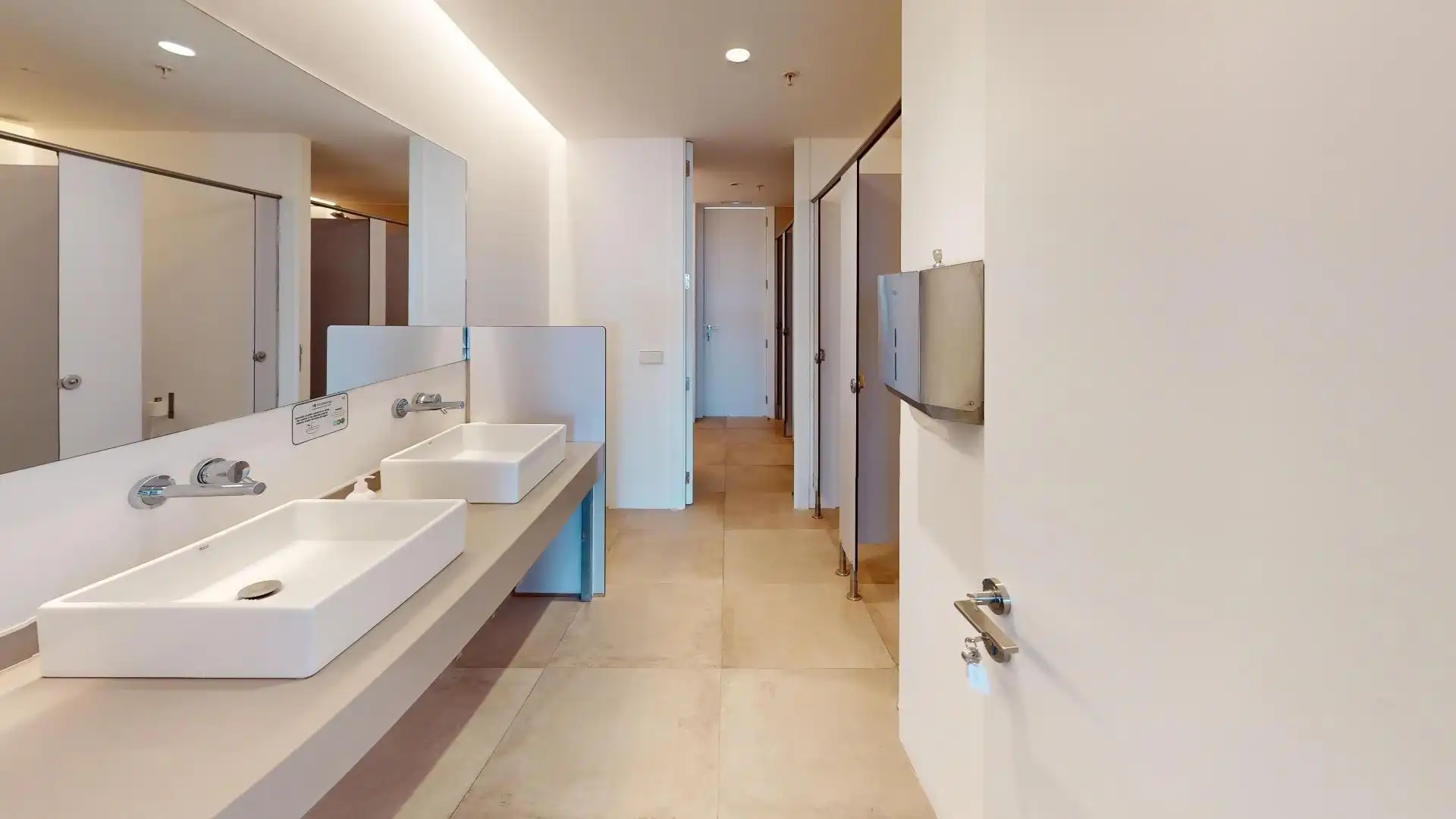 Baño de Oficina de alquiler en Riba-roja de Túria con Aire acondicionado y Amueblado