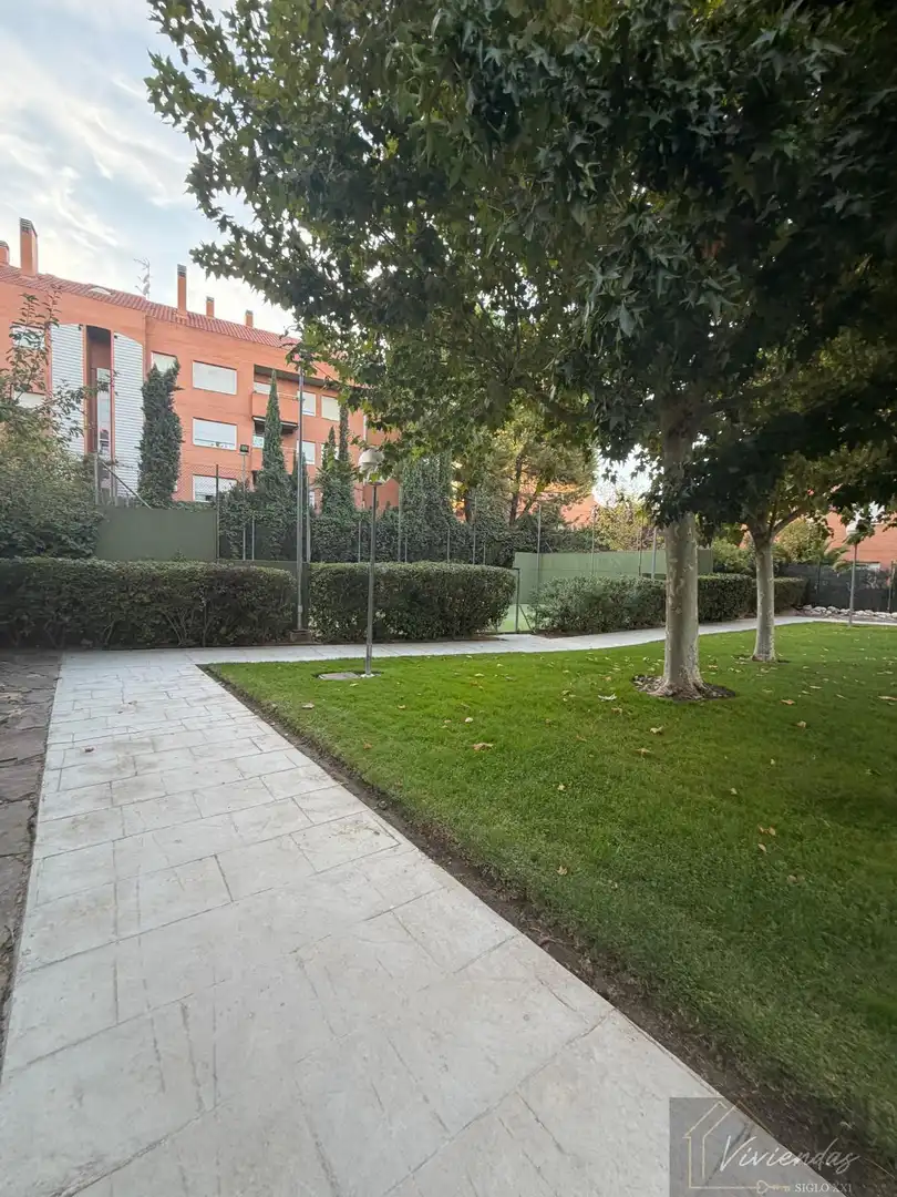 Piso de alquiler en Sector B