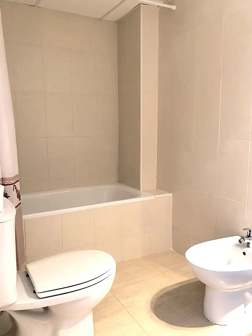 Baño de Apartamento de alquiler en Cuevas del Almanzora con Aire acondicionado, Terraza y Piscina