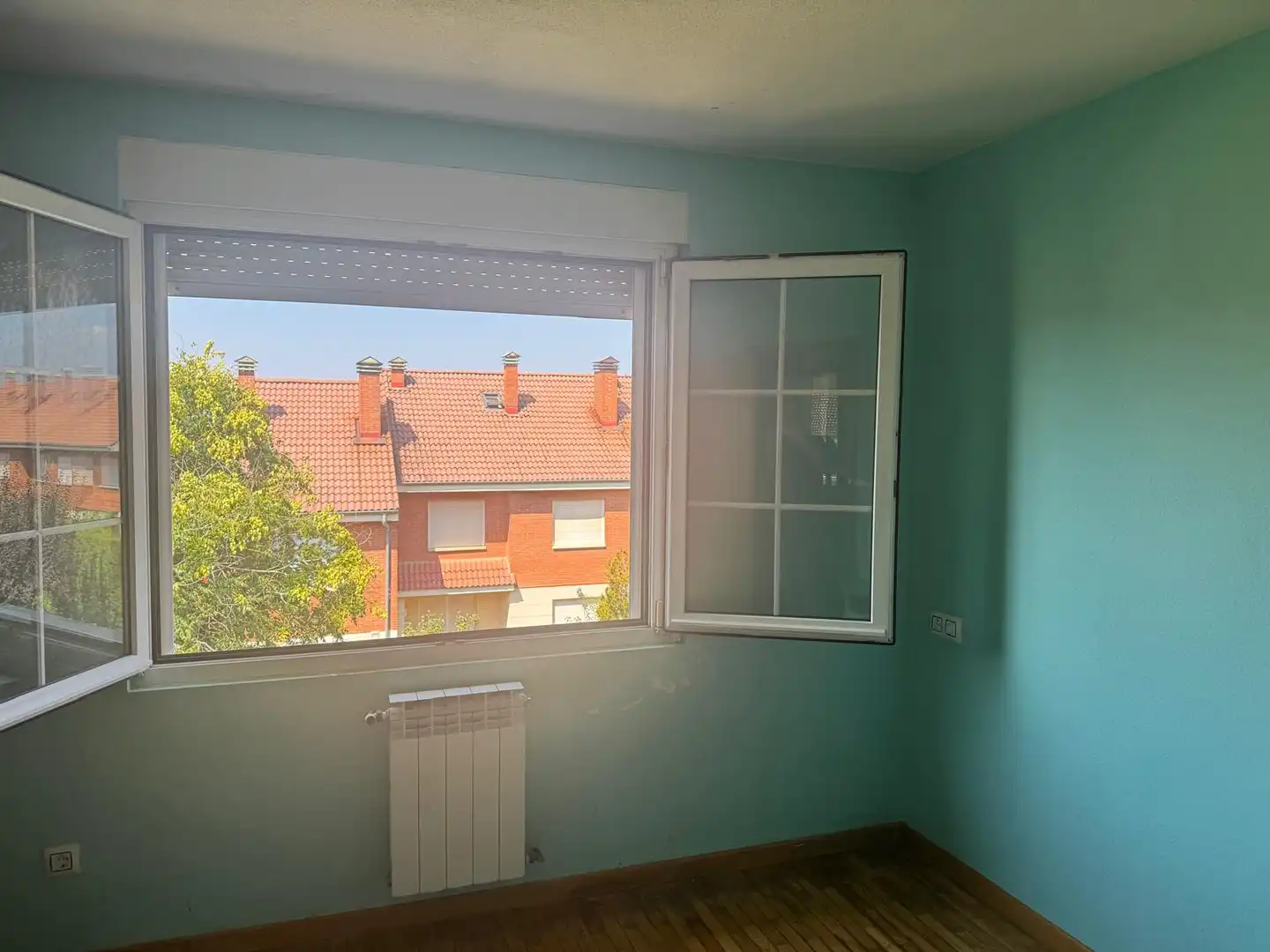 Bedroom of Detached homes for sale in Sariegos  with Heating, Private garden and Community pool