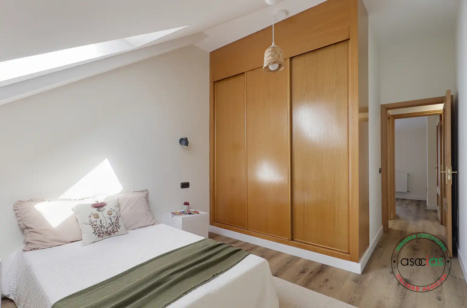 Habitación de Ático en venta en Gijón  con Calefacción, Terraza y Balcón
