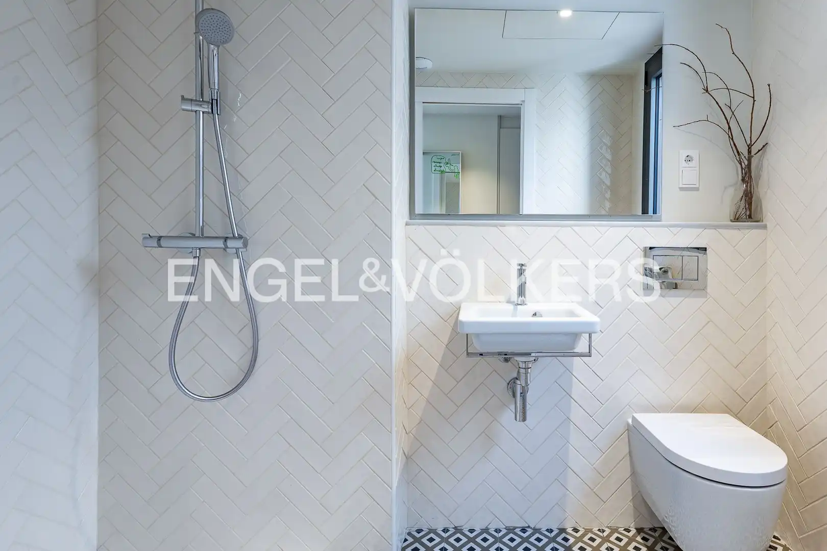 Badezimmer von Maisonette zum Verkauf in Barcelona mit Klimaanlage, Heizung und Parkett