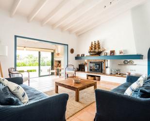 Sala d'estar de Casa o xalet de lloguer en Sant Lluís amb Aire condicionat, Jardí privat i Terrassa