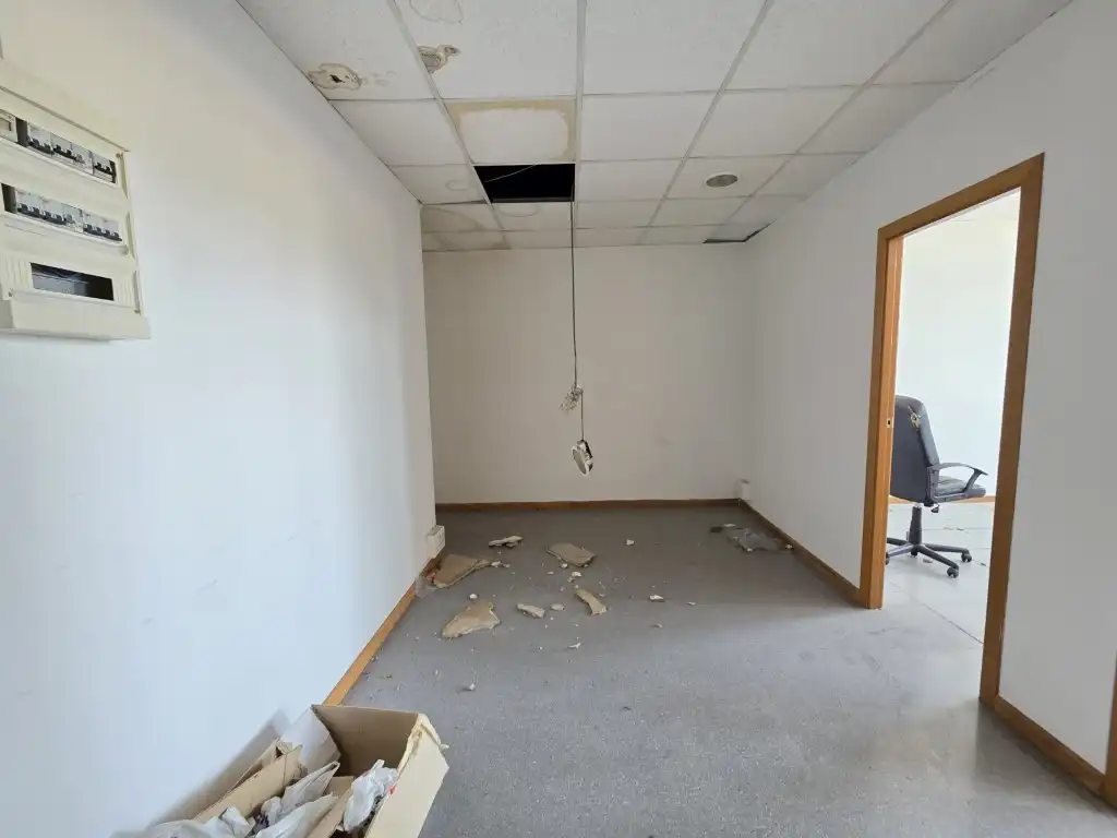 Office space with lift for sale in Can Borrell, imagen 5