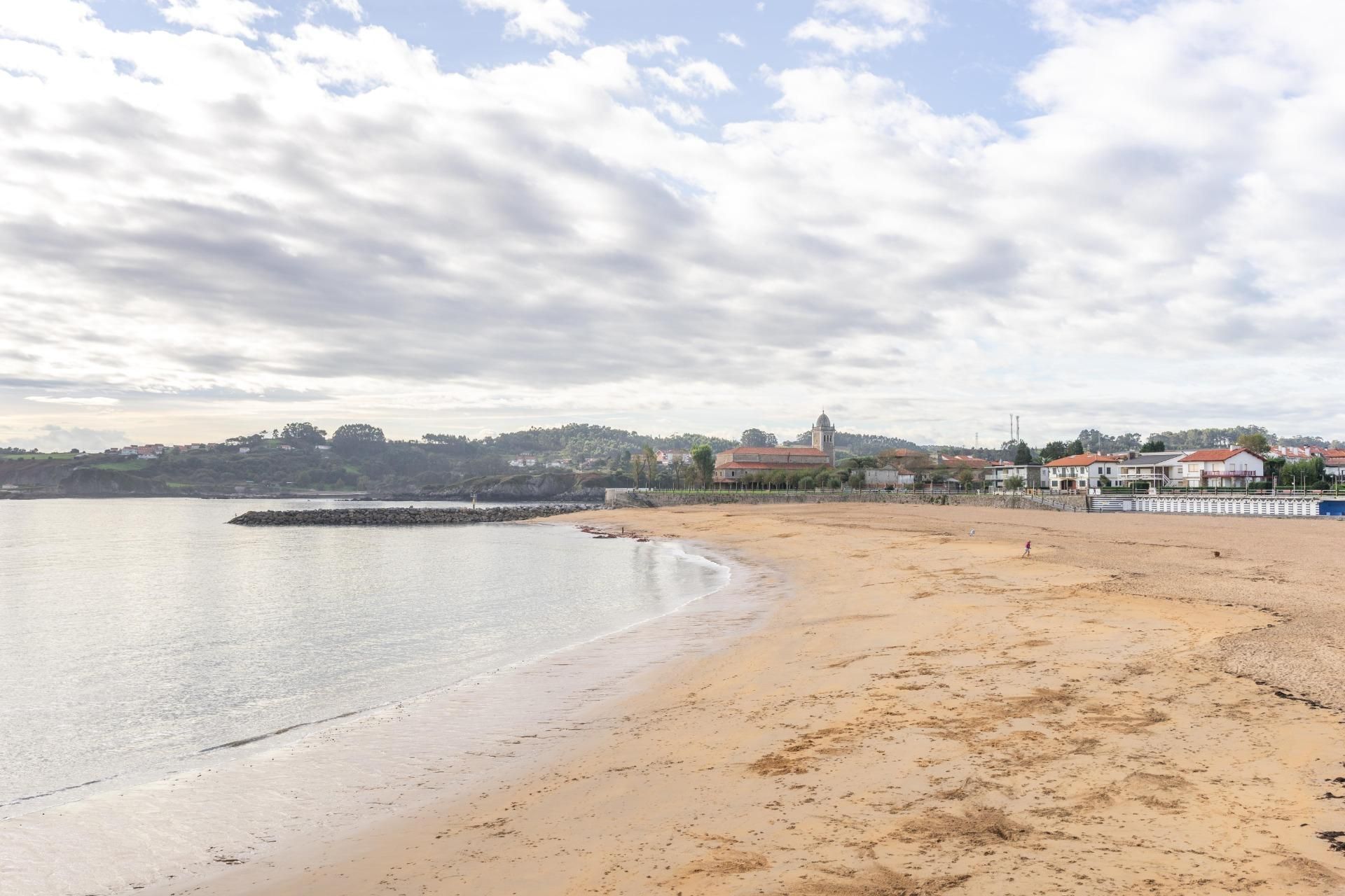 Vista exterior de Pis en venda en Gozón amb Calefacció i Traster