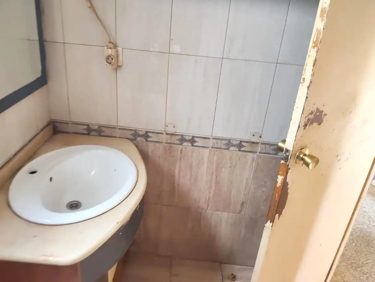 Baño de Piso en venta en Sevilla con Aire acondicionado y Balcón