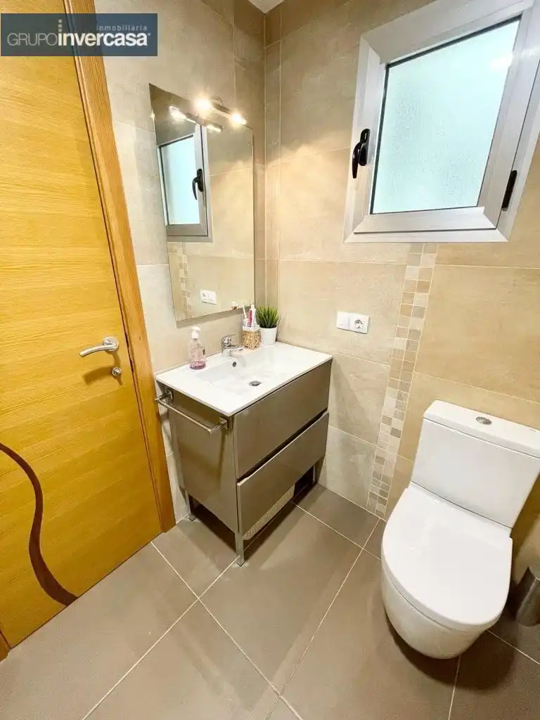 Badezimmer von Wohnung zur Miete in Manises mit Klimaanlage, Heizung und Möbliert