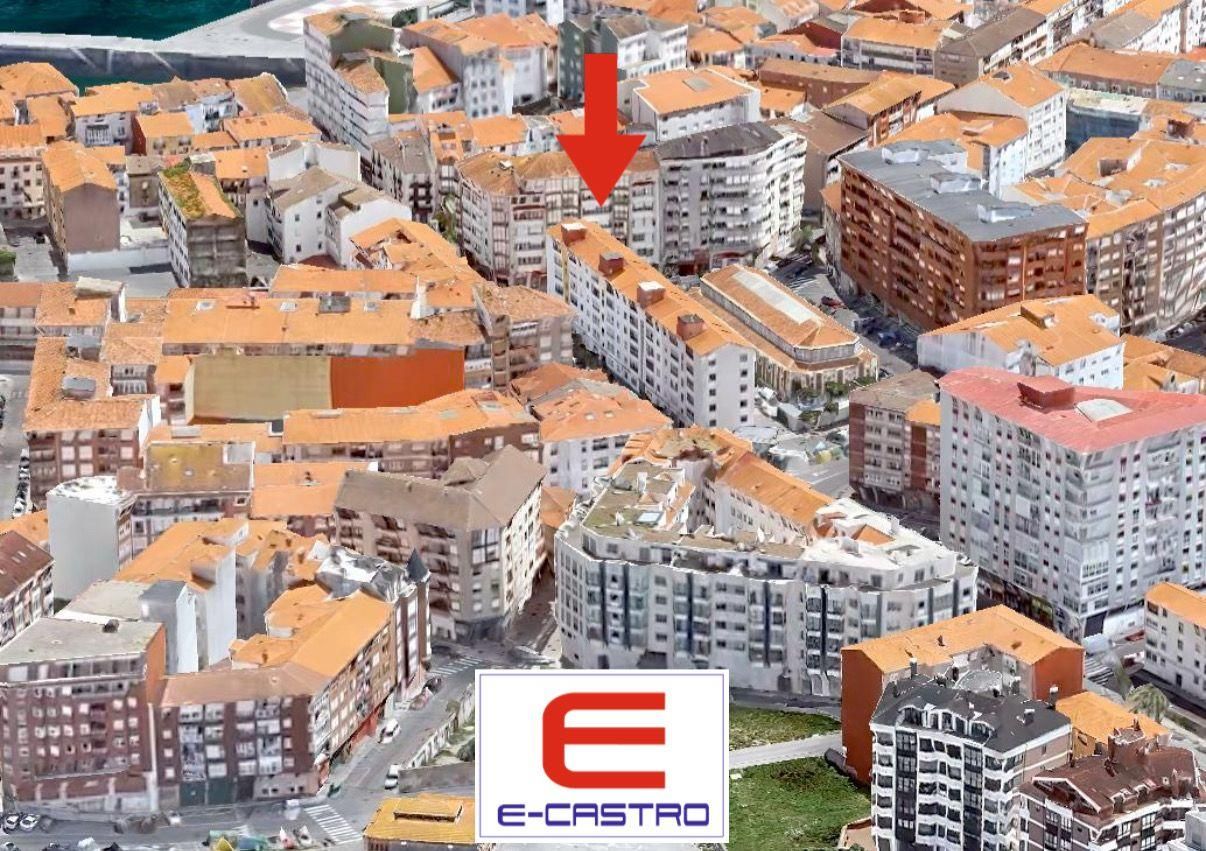 Vista exterior de Pis en venda en Castro-Urdiales amb Calefacció, Moblat i Balcó