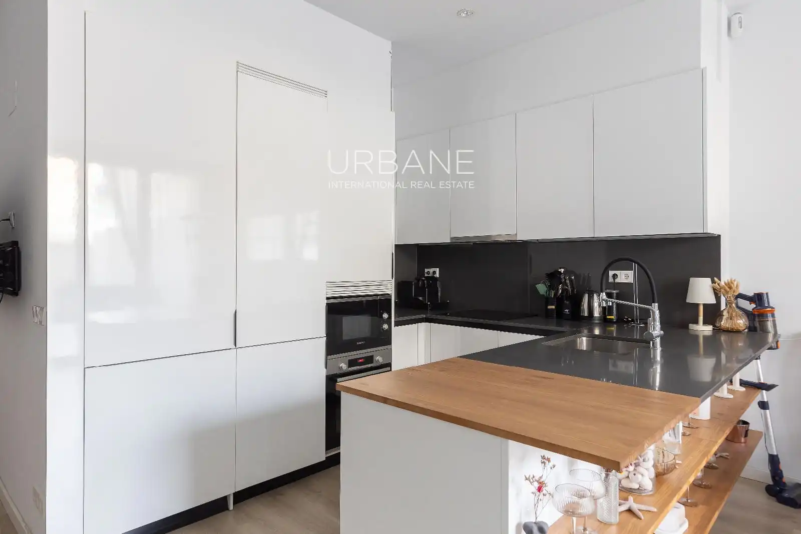 Kitchen of Flat for sale in Barcelona  with Air Conditioner, Heating and Terrace