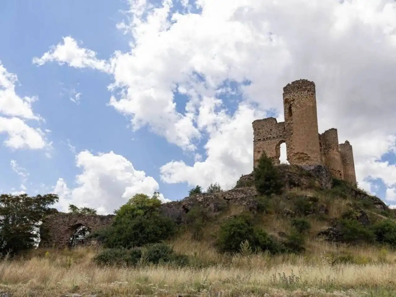 Außenansicht von Gebäude zum Verkauf in Sigüenza