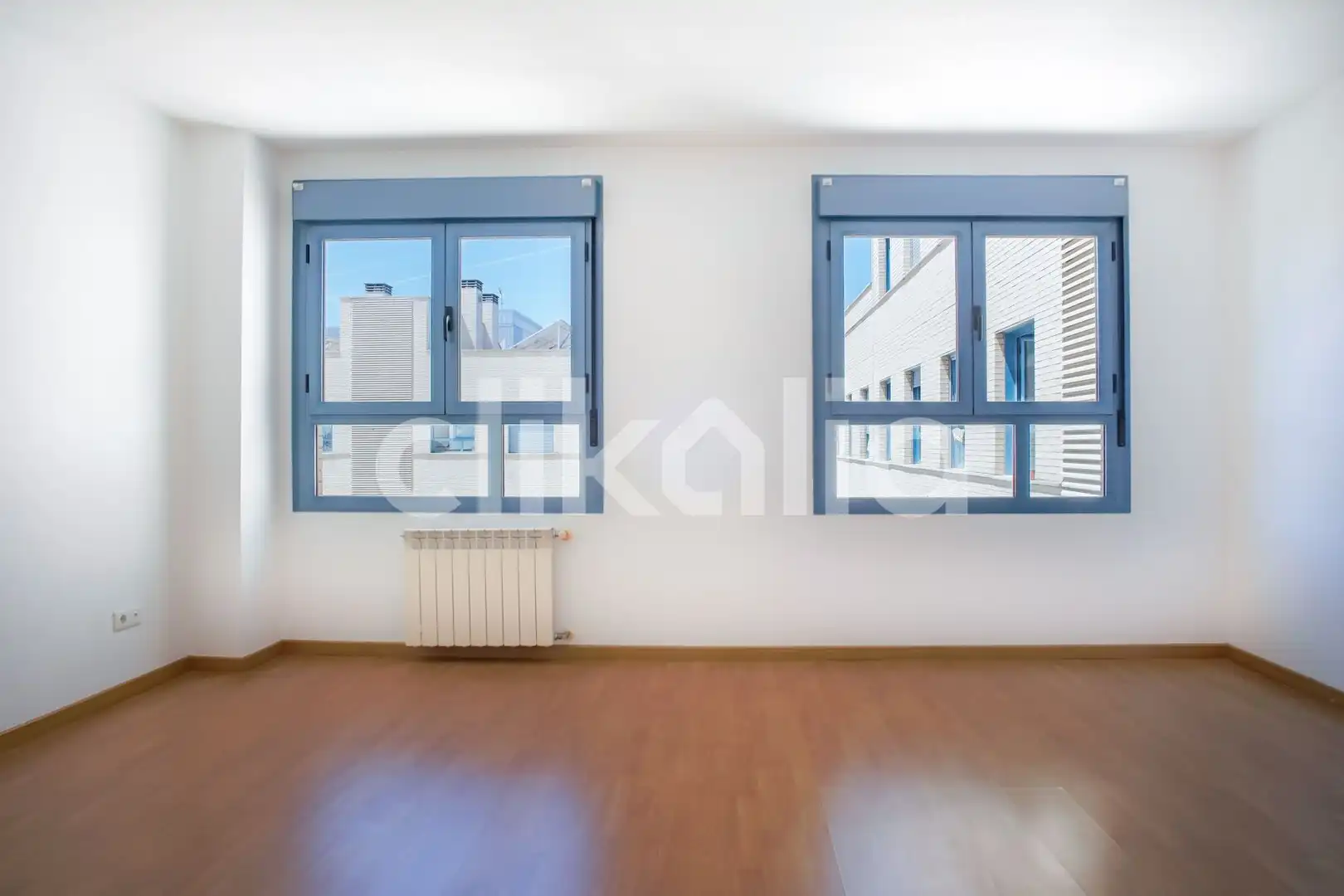 Habitación de Piso en venta en Madrid con Calefacción, Trastero y Piscina