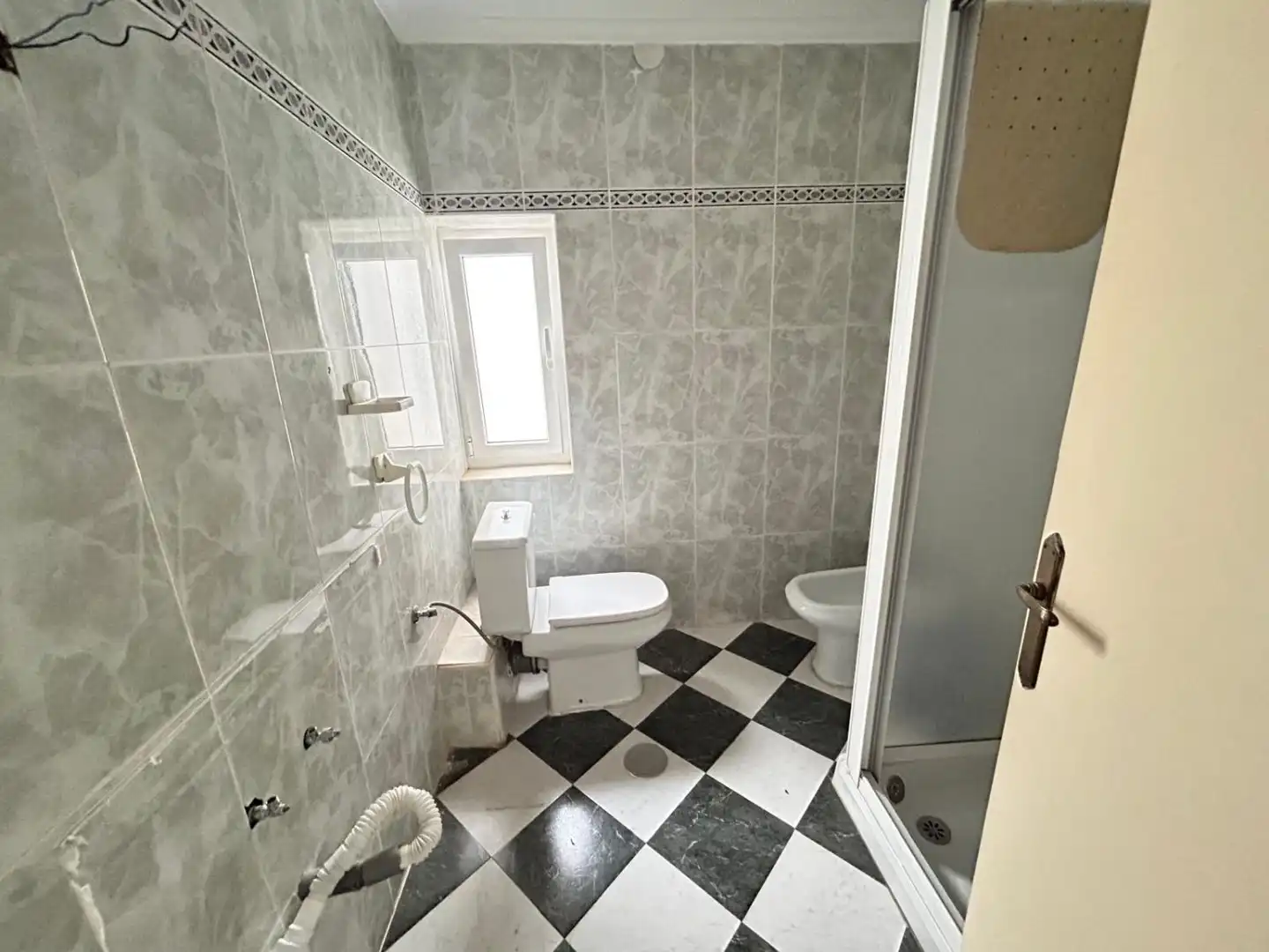 Baño de Piso en venta en Albacete con Aire acondicionado, Calefacción y Balcón