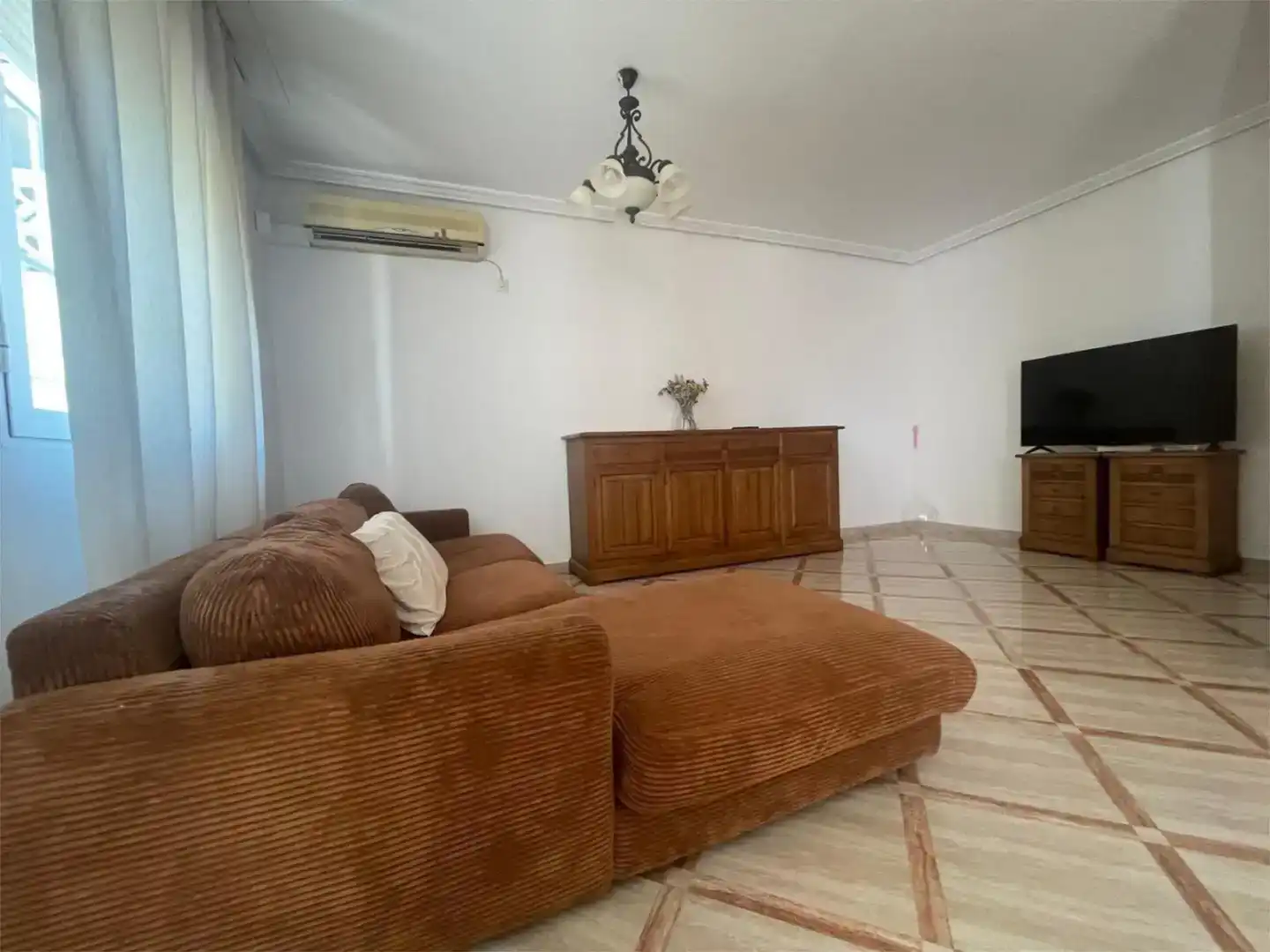 Sala de estar de Casa o chalet en venta en Torrevieja con Aire acondicionado, Piscina y Balcón