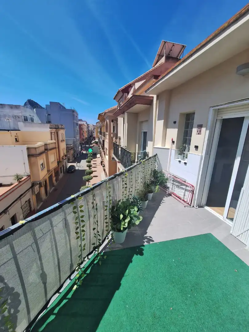 Terrassa de Àtic en venda en La Línea de la Concepción amb Terrassa, Moblat i Forn