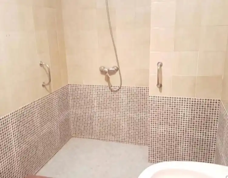 Bany de Pis en venda en Córdoba amb Aire condicionat i Terrassa