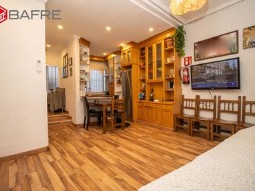 Piso con balcón en venta en Calle del Príncipe