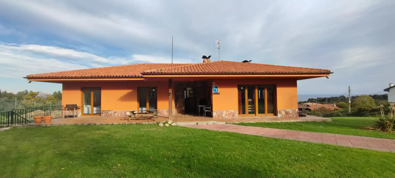 Außenansicht von Country house zum Verkauf in Llanes mit Heizung, Privatgarten und Terrasse