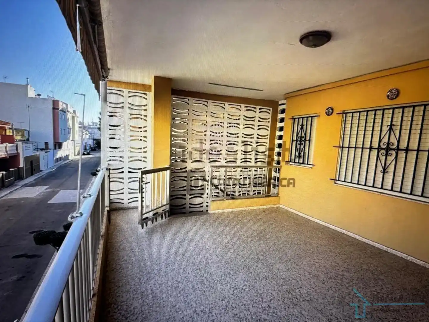 Außenansicht von Wohnungen zum Verkauf in Chilches / Xilxes mit Terrasse, Möbliert und Balkon