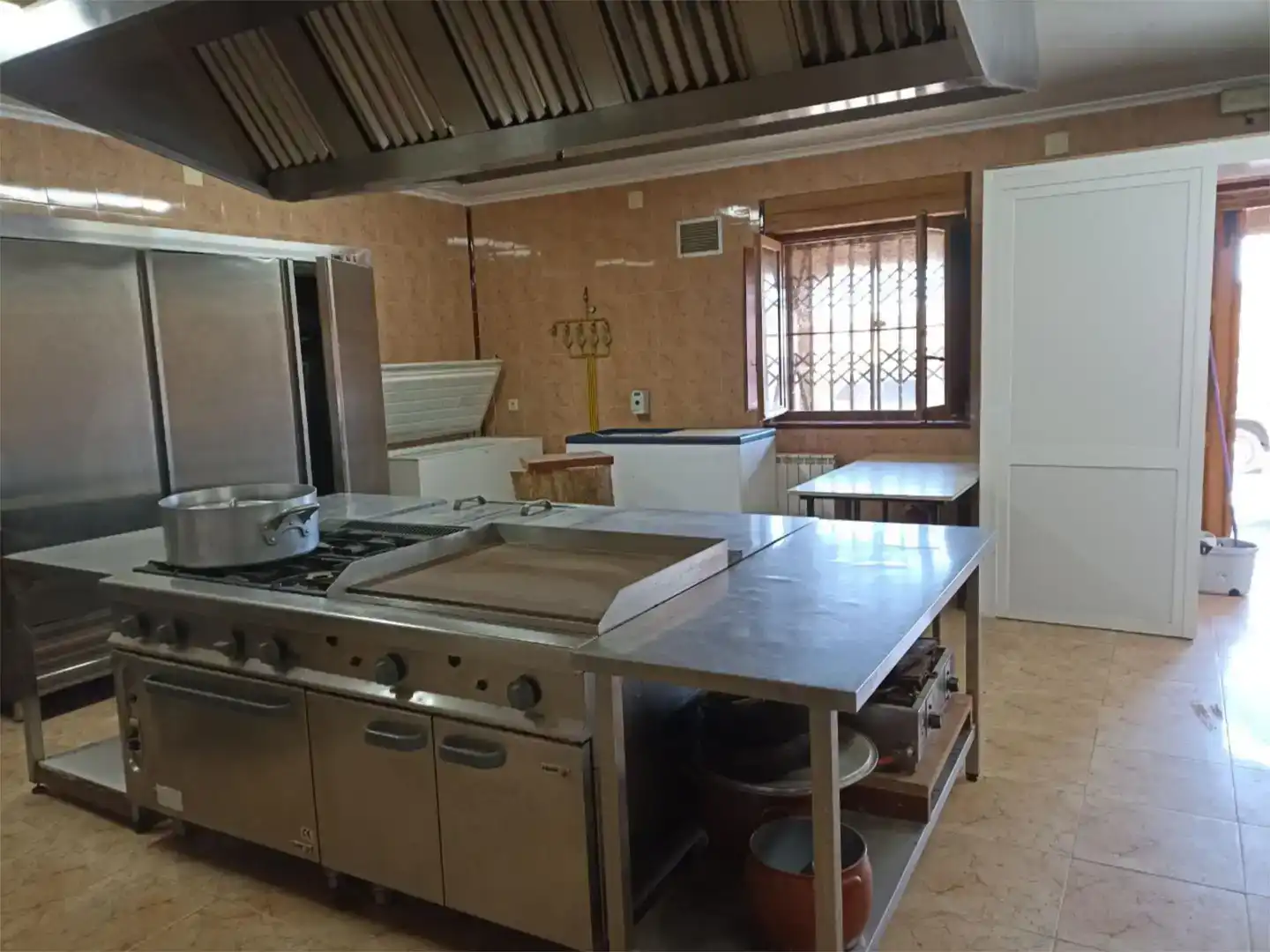 Cocina de Local en venta en Villadangos del Páramo con Amueblado