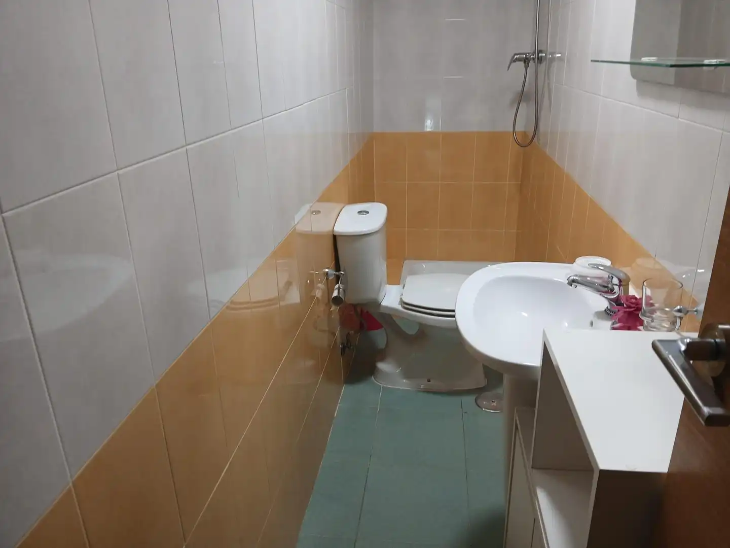 Baño de Casa adosada en venta en Cáceres con Calefacción, Terraza y Balcón