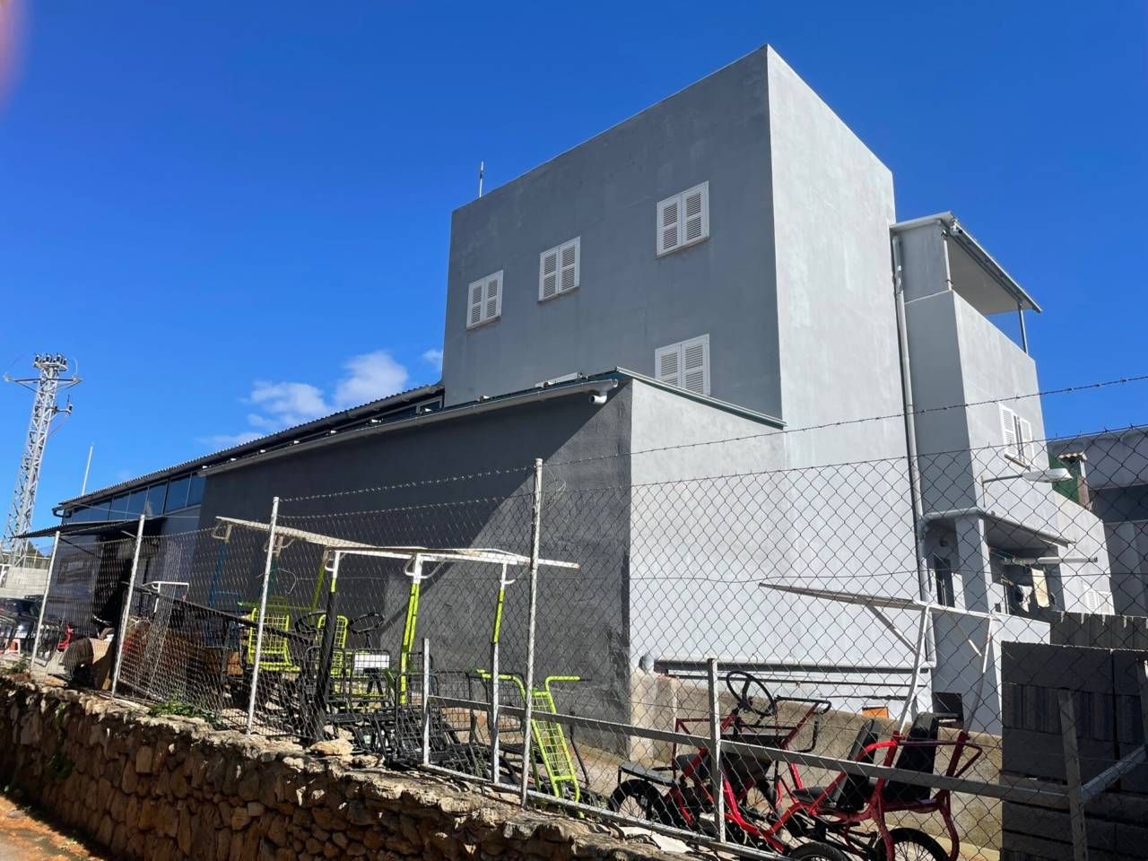 Vista exterior de Nave industrial en venta en Alcúdia