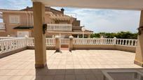 Terrassa de Casa adosada en venda en Orihuela amb Aire condicionat, Piscina i Internet