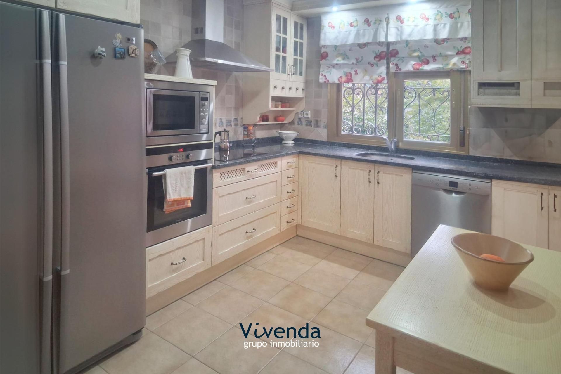 Cocina de Casa o chalet de alquiler en Fuenlabrada con Jardín privado, Piscina y Piscina comunitaria