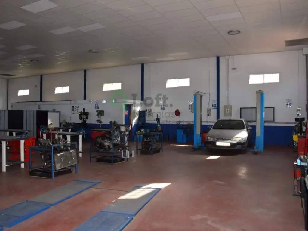Nau industrial en venda en Badajoz