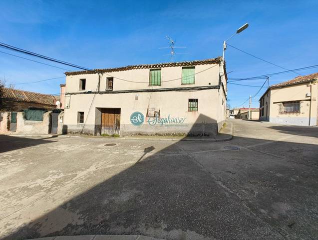 Casa-chalet en Venta en Basardilla