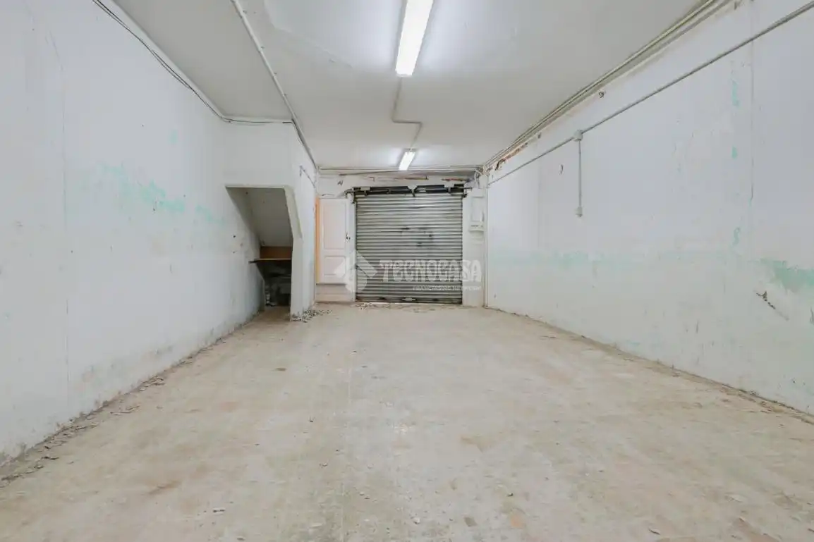 Einfamilien-Reihenhaus zum Verkauf in Terrassa mit Terrasse