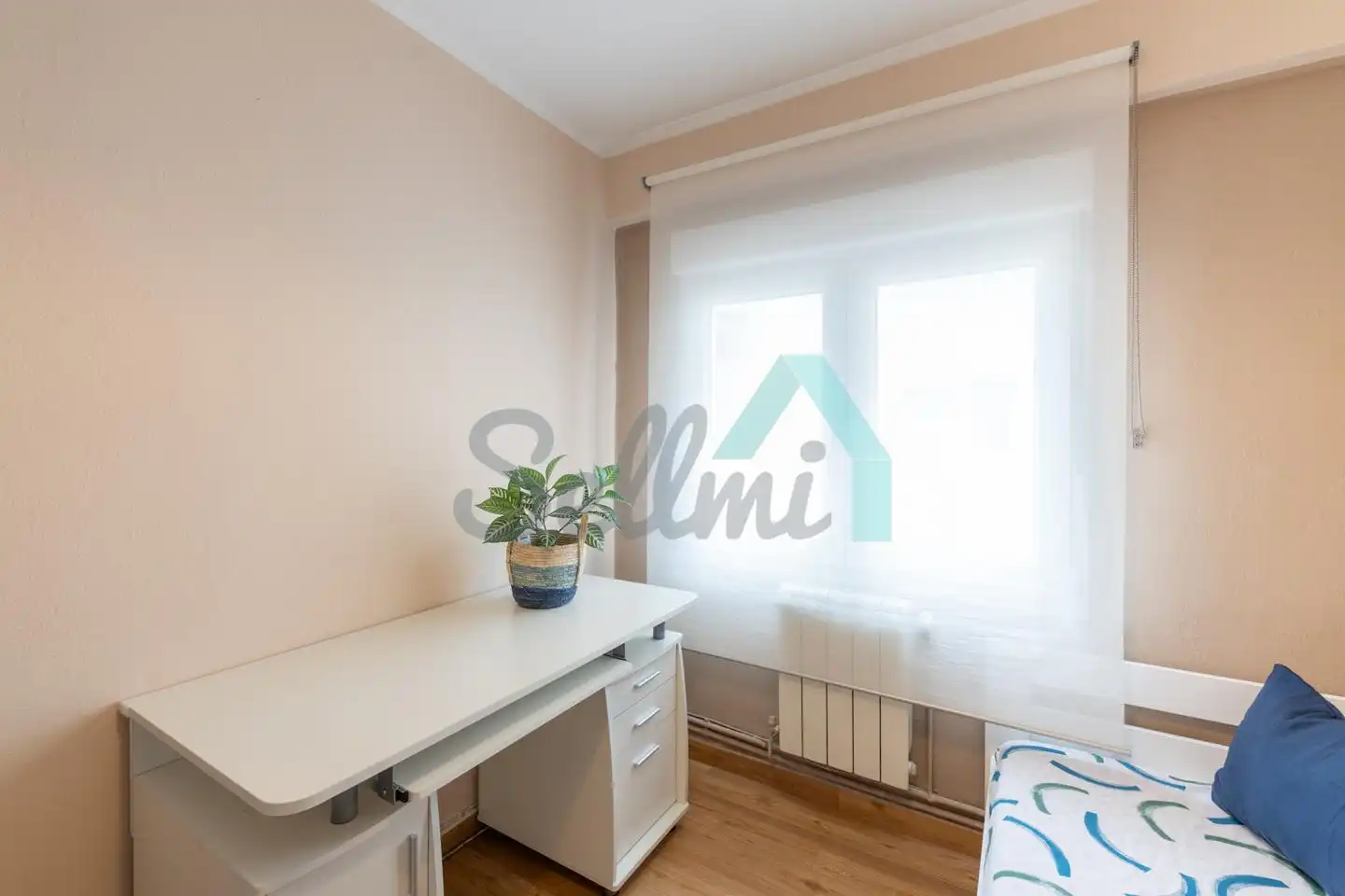Habitación de Piso en venta en Oviedo  con Calefacción