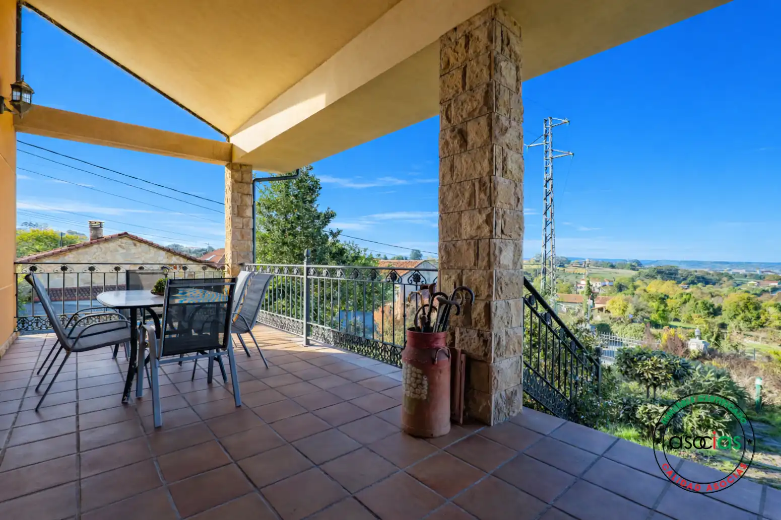 Terrasse von Haus oder Chalet zum Verkauf in Gijón  mit Heizung, Parkett und Terrasse