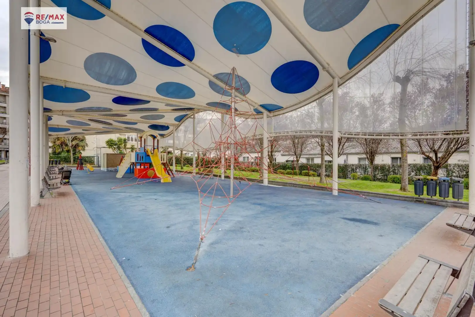 Terrasse von Wohnung zum Verkauf in Zarautz mit Privatgarten