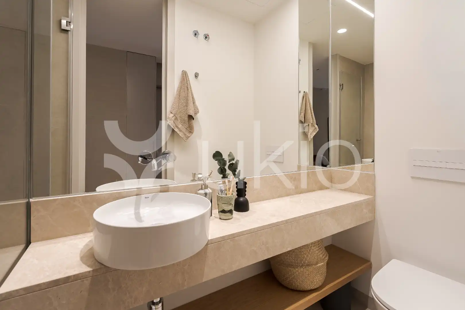 Bany de Apartament de lloguer en Madrid amb Calefacció, Moblat i Forn