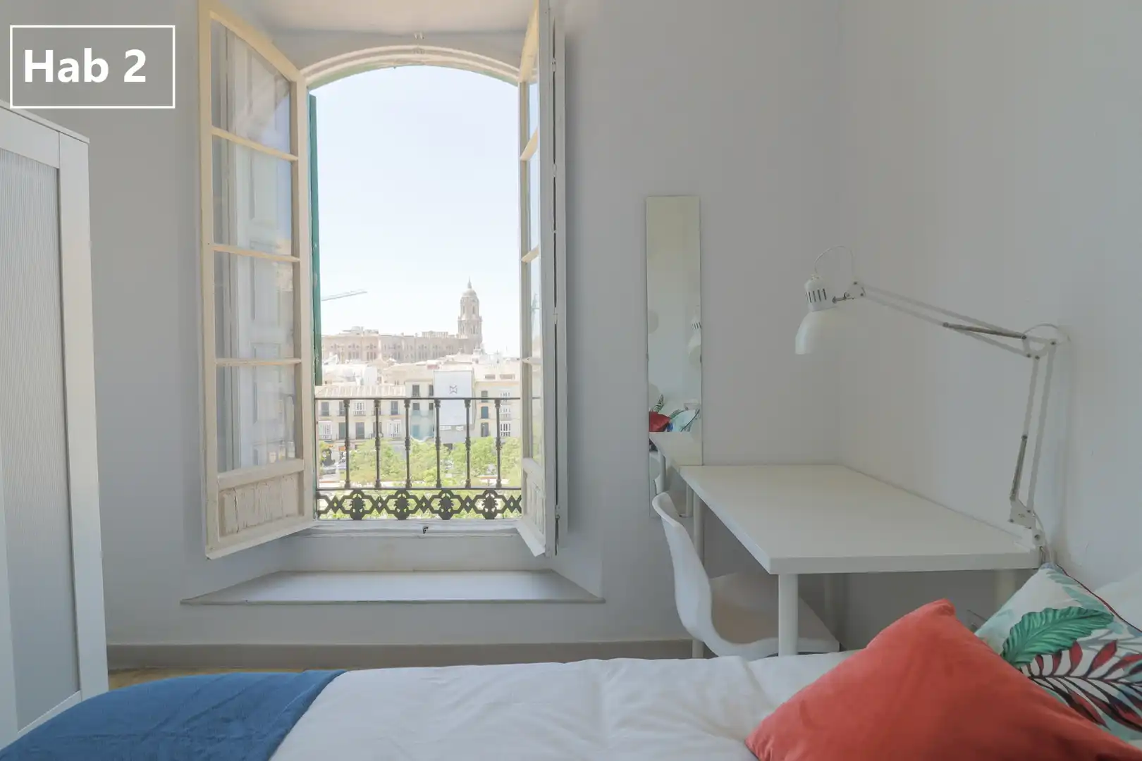 Habitación de Piso de alquiler en Málaga con Amueblado, Lavadora y Microondas