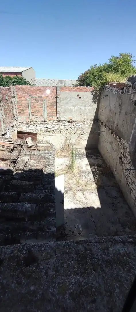 Casa adosada en venda a Escuderos, Campaspero